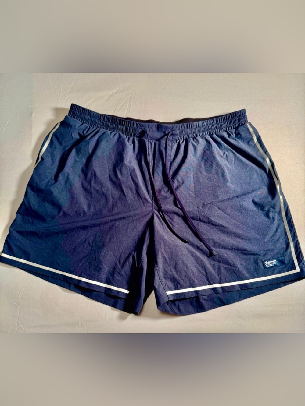 Lululemon Men's XXL Athletic Running Shorts Navy Reflective Stripes 6” inseam